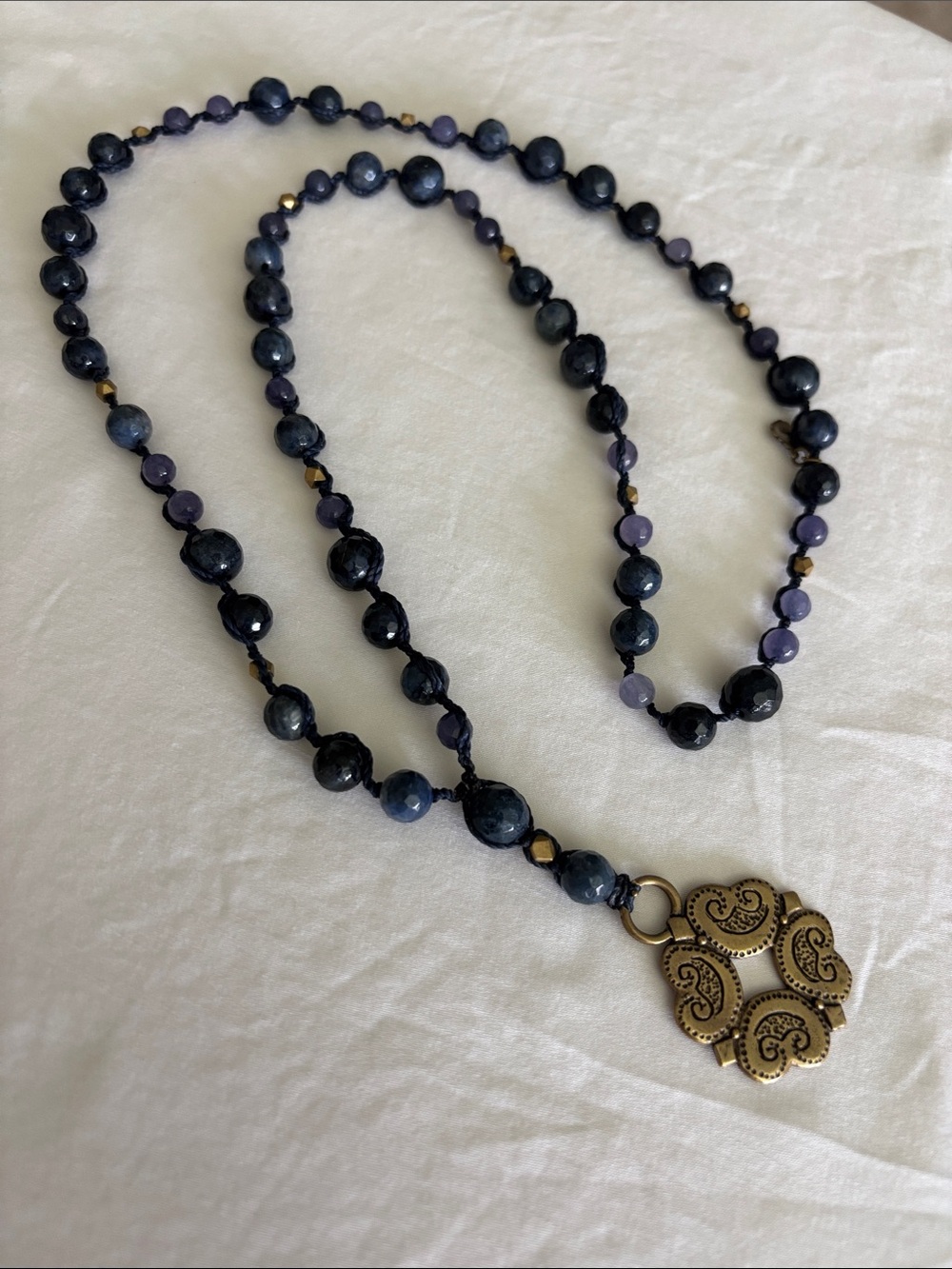 Elegant Dark Blue Beaded Pendant Necklace - Women Jewelry